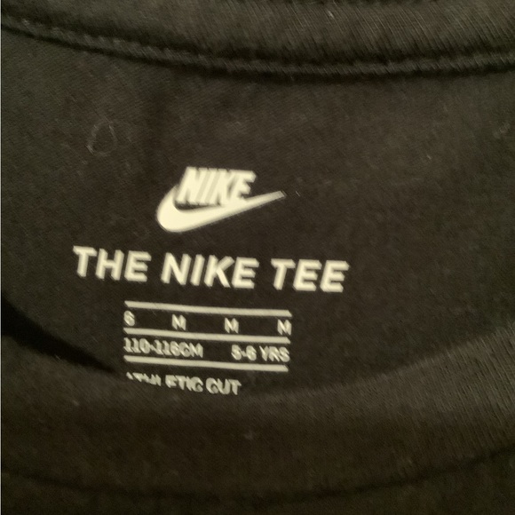 Nike long sleeves girls black & white with Nike decal size 6 - Picture 6 of 6
